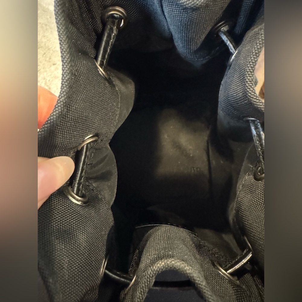 Gucci Authentic Black Nylon Drawstring Pouch w/Leather Handle & Silver Hardware - Picture 4 of 11